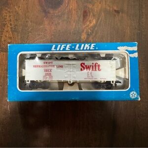 Vintage Swift Refrigerator Line Car SRLX 1020 HO Scale Trains New Old Stock